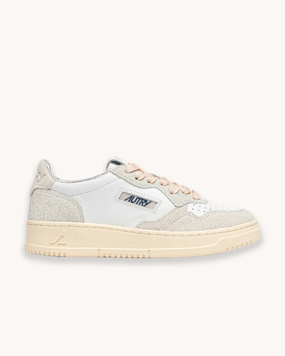 MEDALIST LOW WOMAN LEA/STARS 