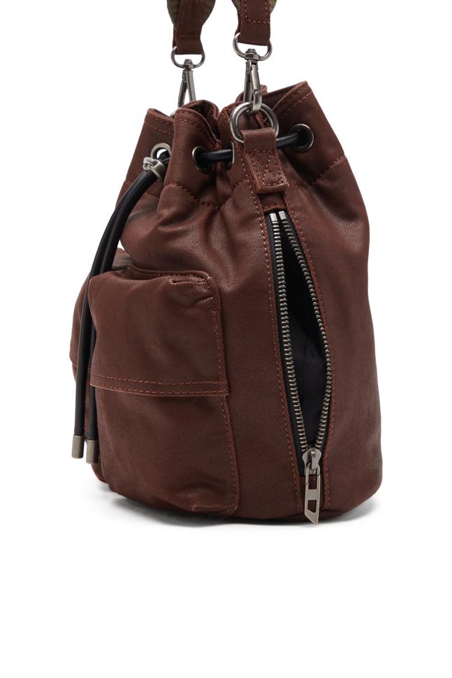 MULTI-PKTS BUCKET X SHOULDER BAG