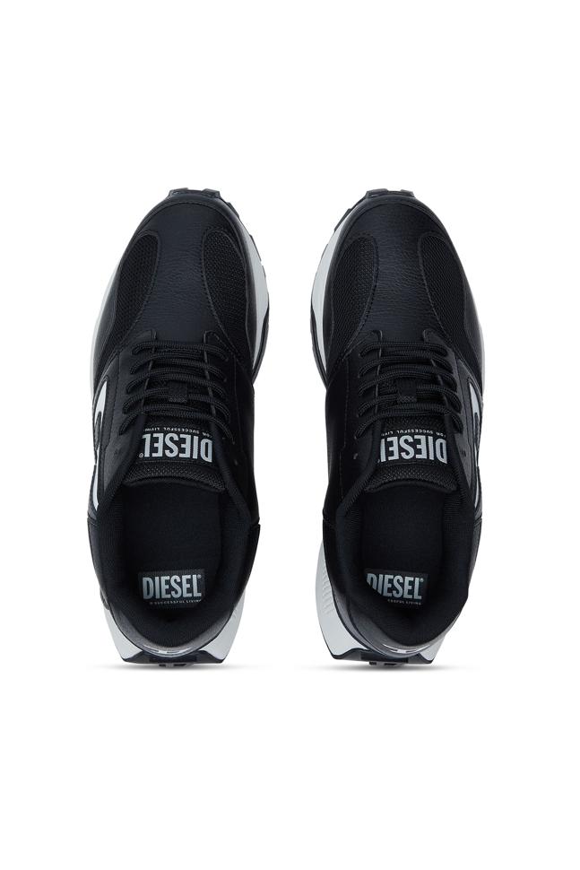 S-TAME-D RUNNING SNEAKERS